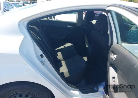 2017 Kia Forte Lx из США, поврежденный, VIN 3KPFK4A79HE077038